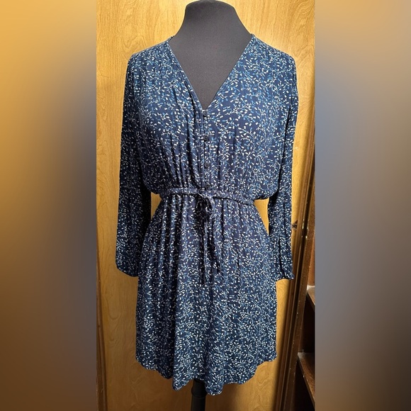 Gap blue and white floral smocked V-neck mini dress size medium - Picture 3 of 6